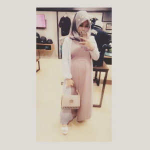 Mery Andriyanti profile icon