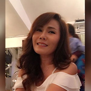 Risa J. Makeup profile icon