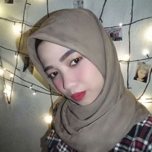 Yulia Pujiastutik profile icon