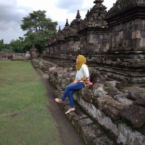 W Wulandari profile icon