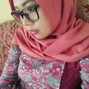 Devi Kurniasari profile icon