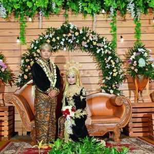 Junita Adiningtyas profile icon