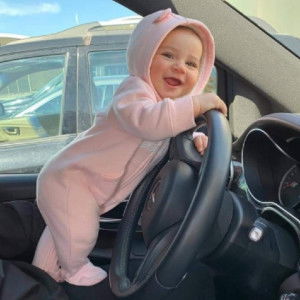 Nur Amira profile icon