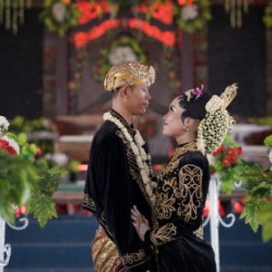 Laras Qorniati profile icon