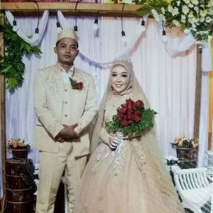 Desinta Rizqi Larasati profile icon