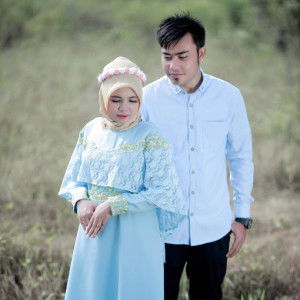 indri astuti profile icon