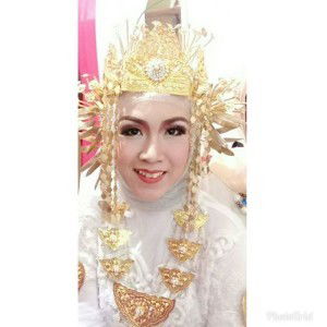 Vivi Agustia profile icon