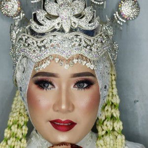 Reni Listiana profile icon