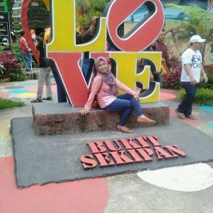 Herny Dwi Shofiana profile icon