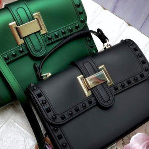 Mei Kurniawati profile icon