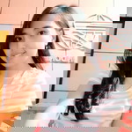 Vike Cubiez Lengkong profile icon