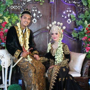 Putri Handayani profile icon