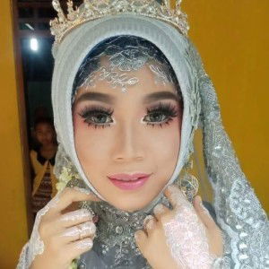 Nia Dewi profile icon