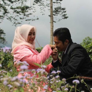 Nurul Kurnia Esti profile icon