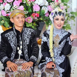 Yenii Safitrii profile icon