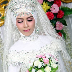 Wulan Adhari profile icon