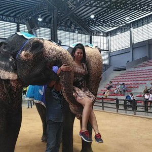 ไม่สวย แต่รวยเวอร์ profile icon