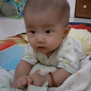 Selena khozasi profile icon