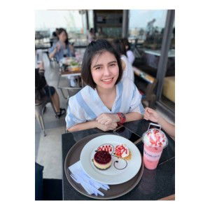 Miew Supunsa profile icon