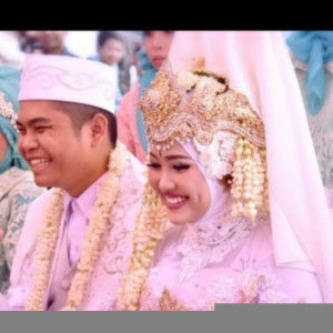 Dina Ambara Sukma profile icon