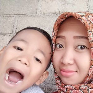 Indah Sari profile icon