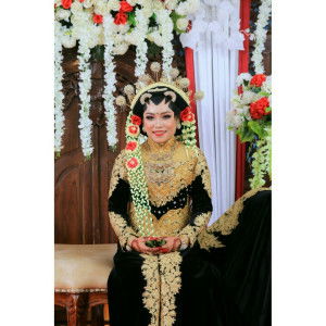 dimar anggraini profile icon