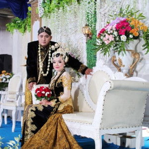 ermi pujiyati profile icon