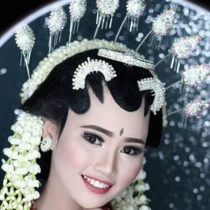 Viana Mufti Asih profile icon
