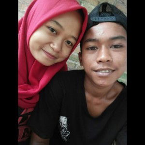 Anisa Dwi profile icon