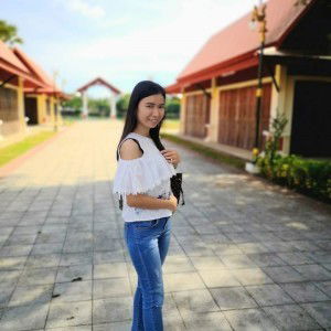 Angun Sinaporn profile icon