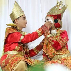 Revina Hijaber's profile icon