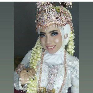 Intan Nur Syahsyiah profile icon