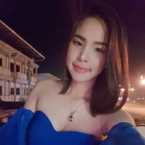 ผู้หญิง หัวใจสีม่วง profile icon