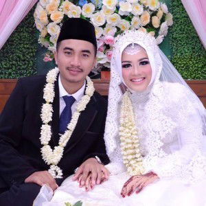 Retno Mandriyarini profile icon