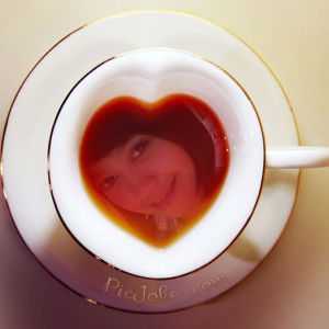 evi ratnasari profile icon