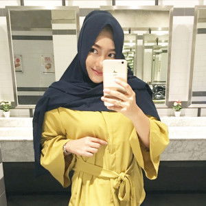 Tita Yulia Maksum profile icon