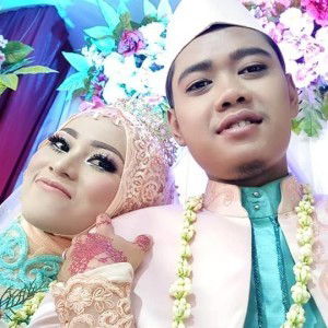 Anisa Laras profile icon