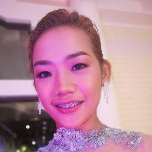 She Lou profile icon