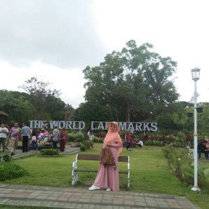 sutrisni wati profile icon