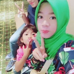 Dheasy Echy Astryani profile icon