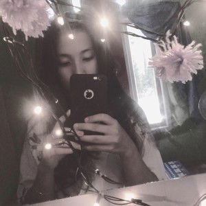 Tuty Lusyani profile icon