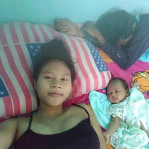 แม่เฟิร์น น้องเอิร์น พ่อเจน? profile icon