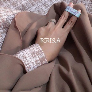Riris Aryani profile icon