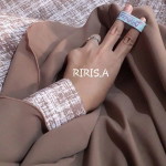 Riris Aryani profile icon