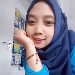 Rissa Nur Aini profile icon