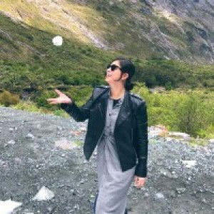 Amy Lazaro profile icon