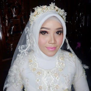 Siti Hardiyanti profile icon