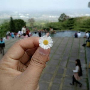 Neni Sutarni Neni Sugianti profile icon