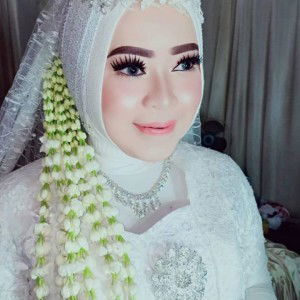 Dwi Resmi Novita Sari profile icon