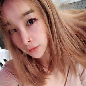 Khemika Moomilk profile icon